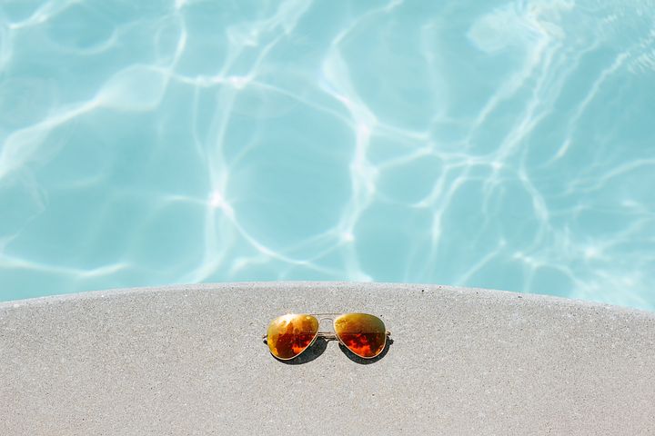 Sluneční brýle bazén 